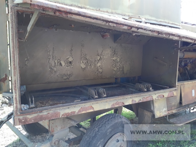 Polowa stacja zasilania PAD 100-3/400/P2 (100 kW, 400 V, 50 Hz) na p-pie 2 os. (ciężar własny 3 800 kg, urwane mocowanie tylnej osi) 